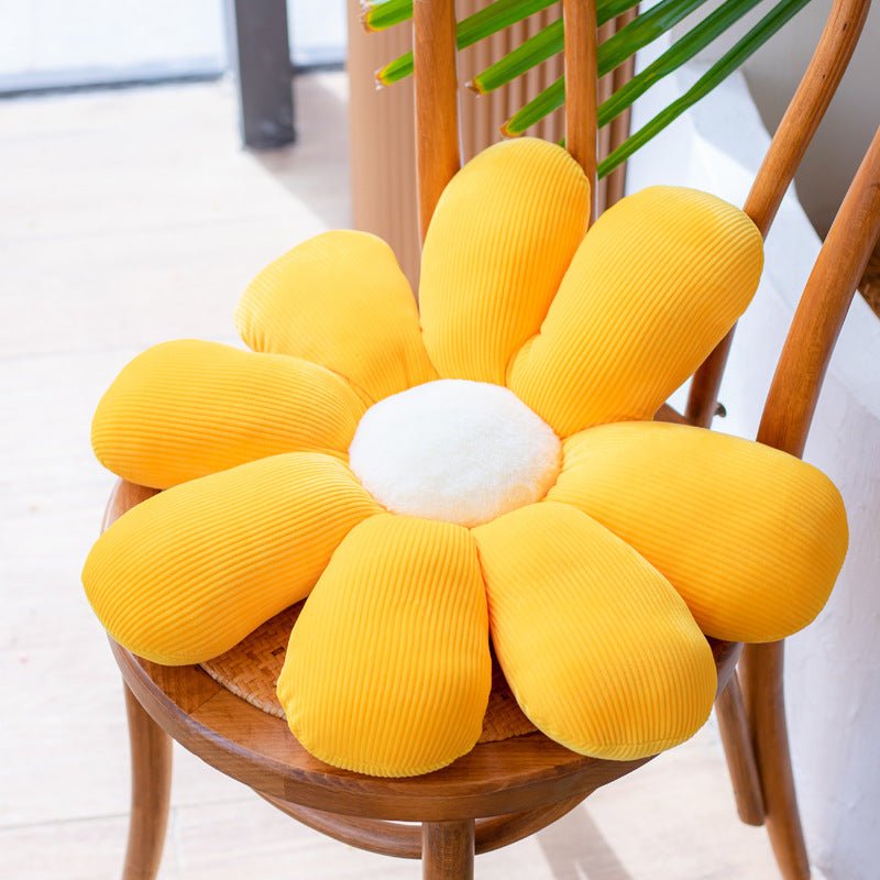 Daisy Flower Cushion - Snug & Homely