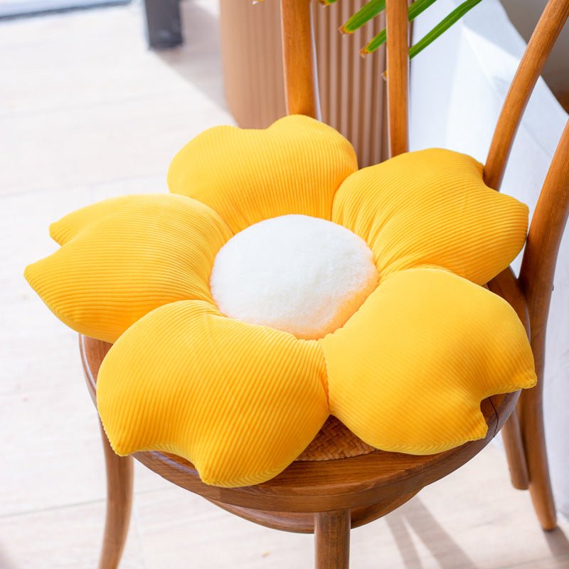Daisy Flower Cushion - Snug & Homely