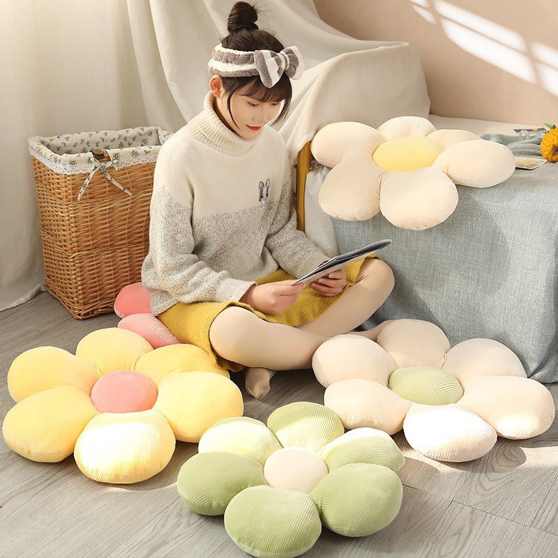 Daisy Flower Cushion - Snug & Homely