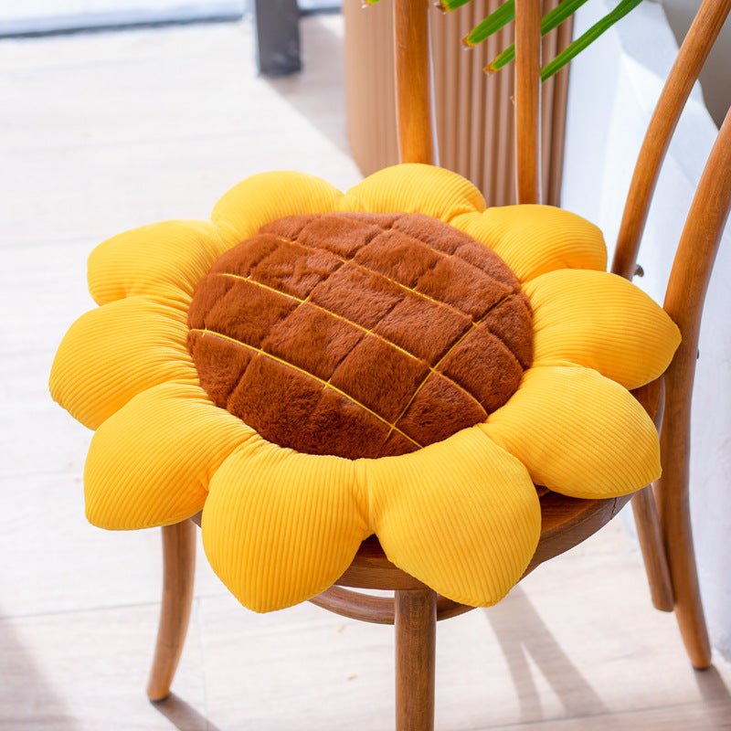 Daisy Flower Cushion - Snug & Homely