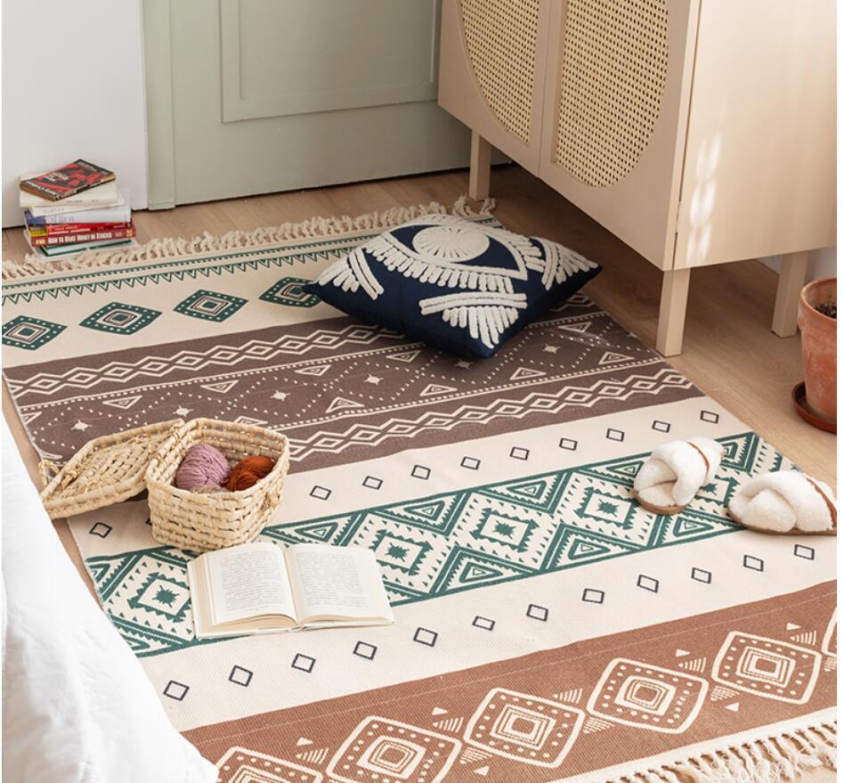 Vintage Clan Style Cotton and Linen Tassel Mat - Snug & Homely
